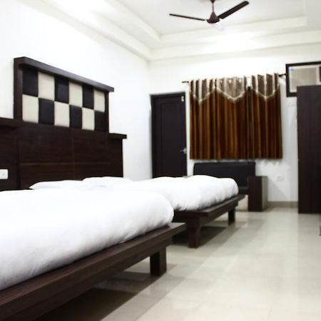 Hotel Maharaja Katra  Room photo
