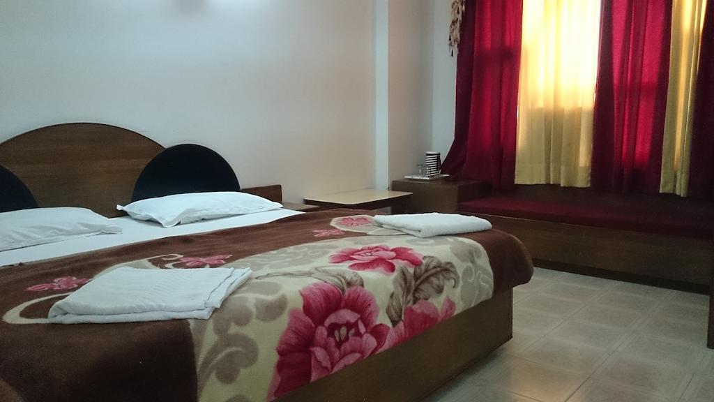 Hotel Maharaja Katra  Room photo