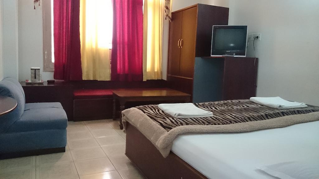Hotel Maharaja Katra  Room photo