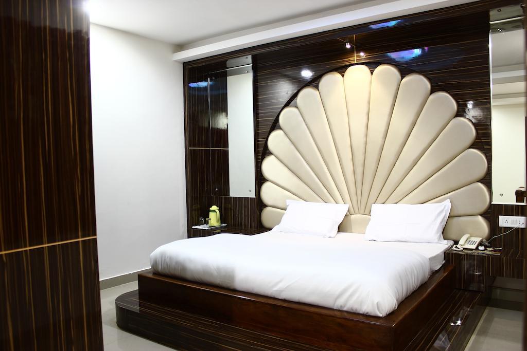 Hotel Maharaja Katra  Room photo