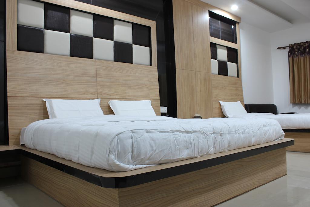 Hotel Maharaja Katra  Room photo