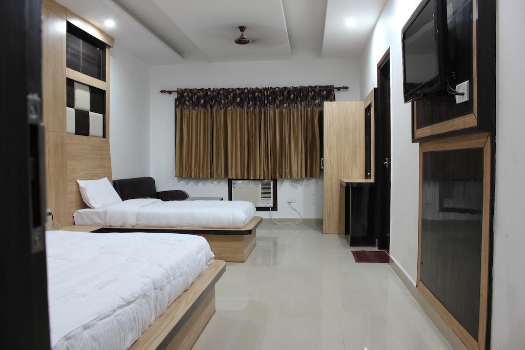 Hotel Maharaja Katra  Room photo